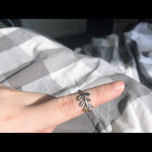 Pandora leaf ring